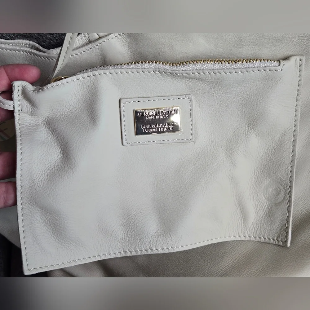 VIOLA CASTELLANI Made ln Italy Leather Hobo With Oval Bottom.Milky Ivory. NWT